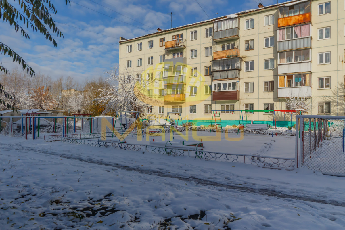 Кв краснознаменная. Озерная 34 Дегтярск. Озерная 34. Улица предельная Екатеринбург. Улица Озерная Дегтярск.